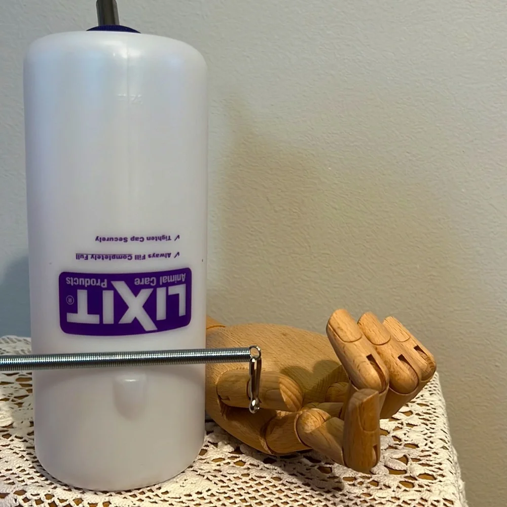 Lixit deluxe rabbit or other small pets water bottle